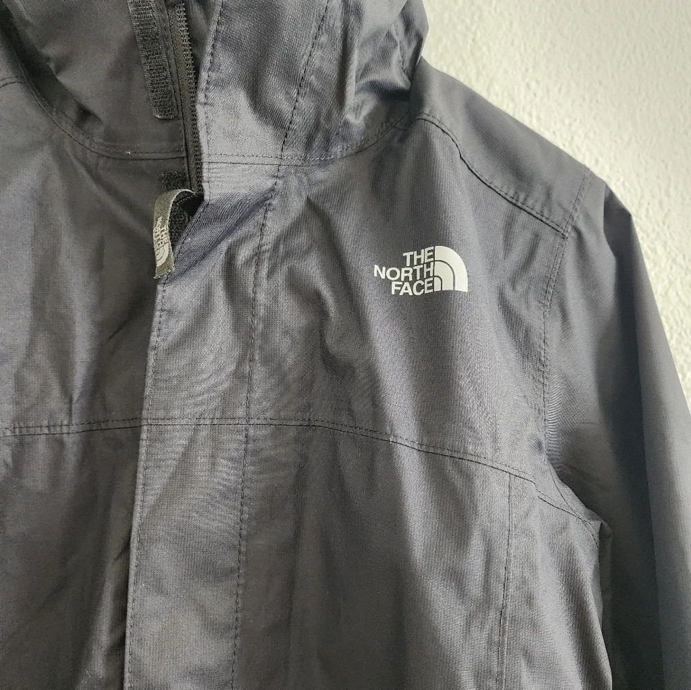 The North Face Resolve Reflective Jacket size Medium (10/12)